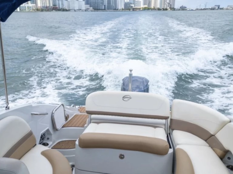 Location bateau Miami Beach pas cher Eclipse E-4