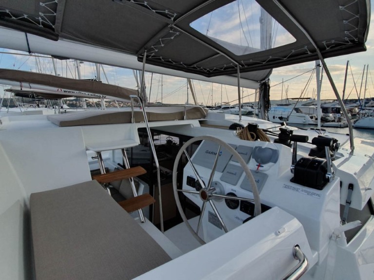 Catamaran à louer à Pomer au meilleur prix