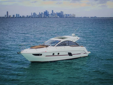 Noleggio Yacht di lusso a Rickenbacker Marina – Bénéteau Gran Turismo 38