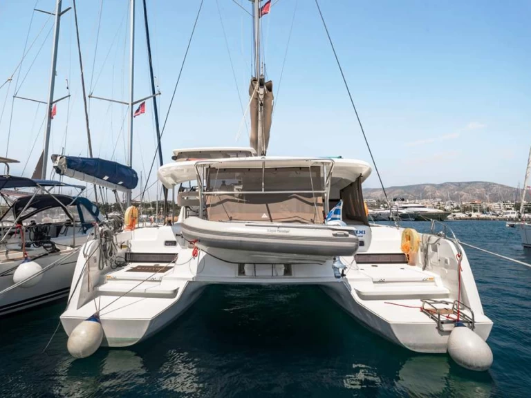 Location bateau Néa Péramos pas cher Lagoon 42