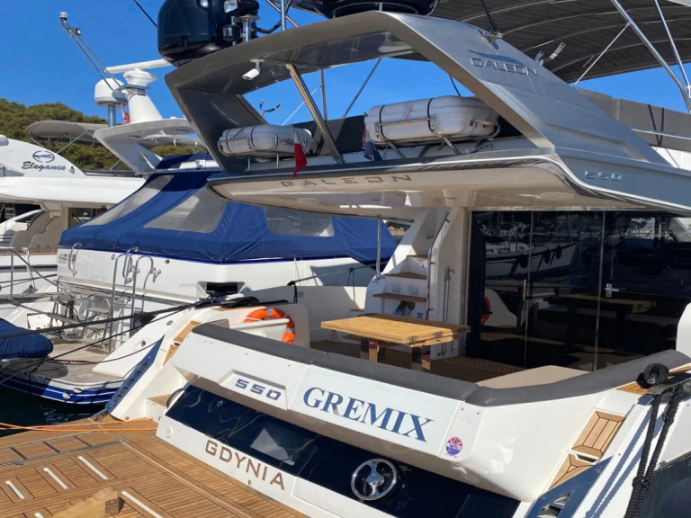 Location à Sibenik - Galeon Galeon 550 Fly sur SamBoat