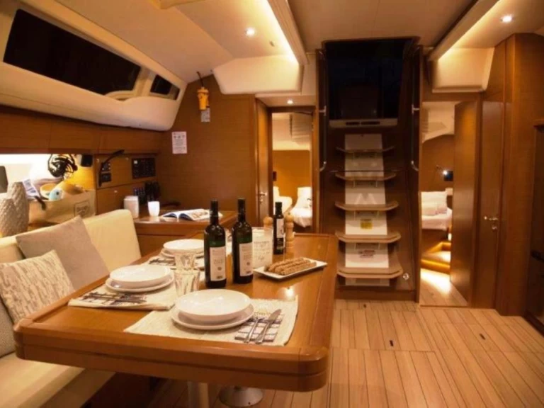 Jeanneau Jeanneau 54 a louer à Nidri