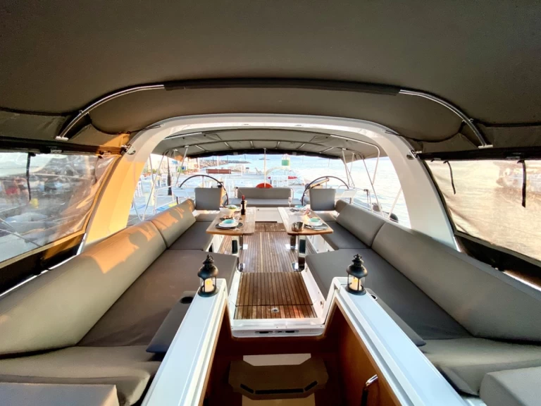 Location bateau Néa Péramos pas cher Jeanneau 60