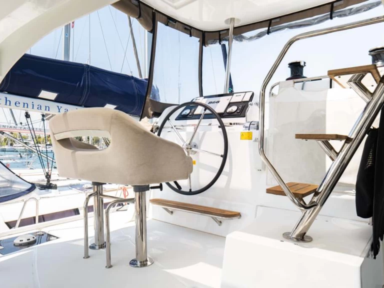 Louez un Lagoon Lagoon 42 à Néa Péramos