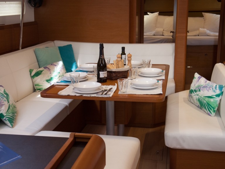 Location à Benítses - Jeanneau Sun Odyssey 519 sur SamBoat