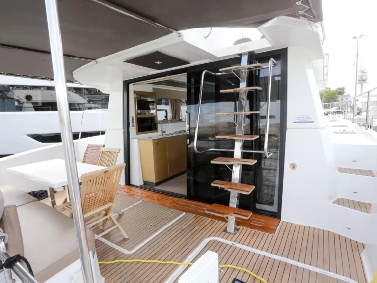 Location Bateau à moteur à Primošten - Fountaine Pajot Fountaine Pajot MY 37