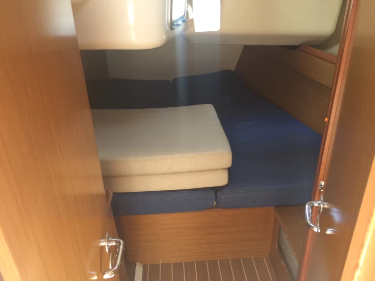 Location bateau Jeanneau Sun Odyssey 45 à Toulon sur Samboat