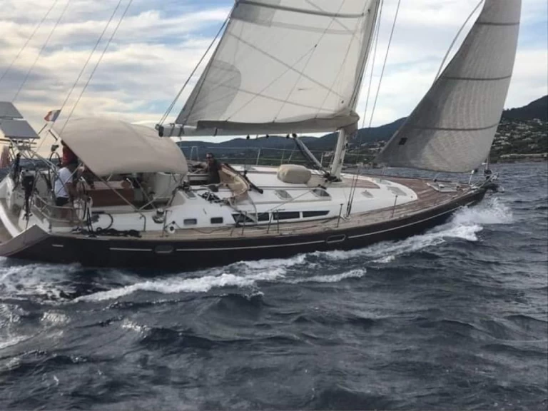Location bateau Jeanneau Sun Odyssey 49 à Toulon sur Samboat