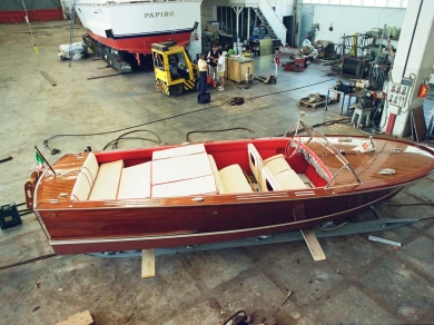 Louer Bateau à moteur avec ou sans skipper Cantiere di Chiavari à Berlin
