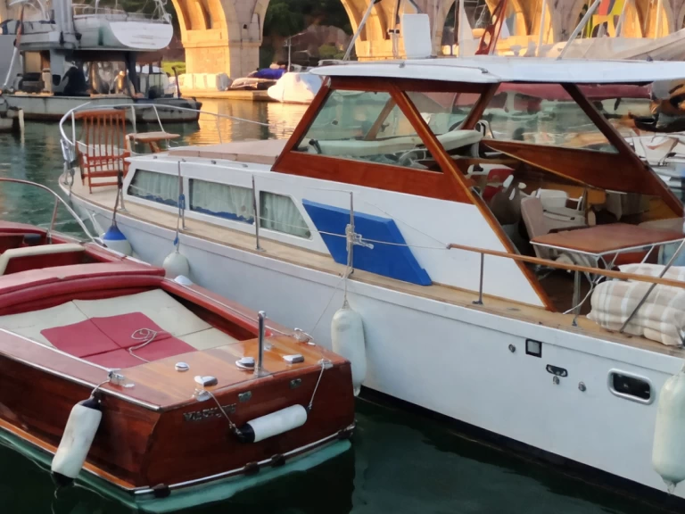 Location bateau Cannes pas cher Arcoa 1060