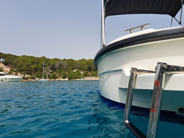 Location bateau Milna pas cher Open 500