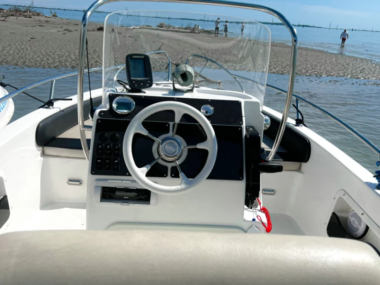 Location Bateau à moteur yacht & co avec permis