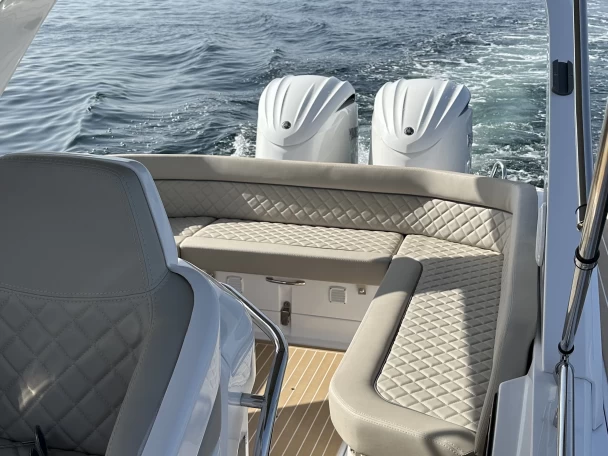 Louer Semi-rigide avec ou sans skipper Salpa à Juan-les-Pins