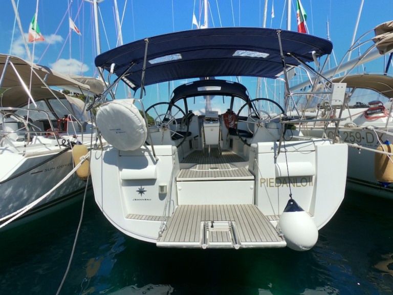 Location bateau Olbia pas cher Sun Odyssey 409