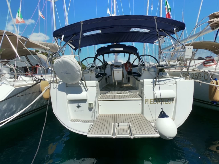 Location bateau Olbia pas cher Sun Odyssey 409
