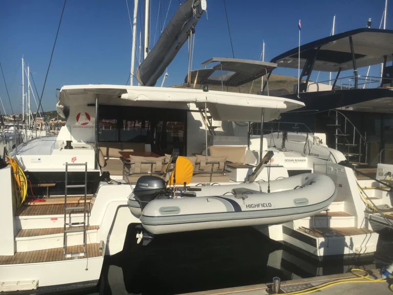 Location Catamaran Fountaine Pajot avec permis