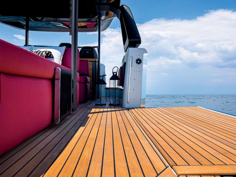 Location à Juan-les-Pins - Cranchi A46 sur SamBoat