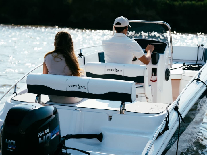 Location Bateau à moteur Orizzonti avec permis