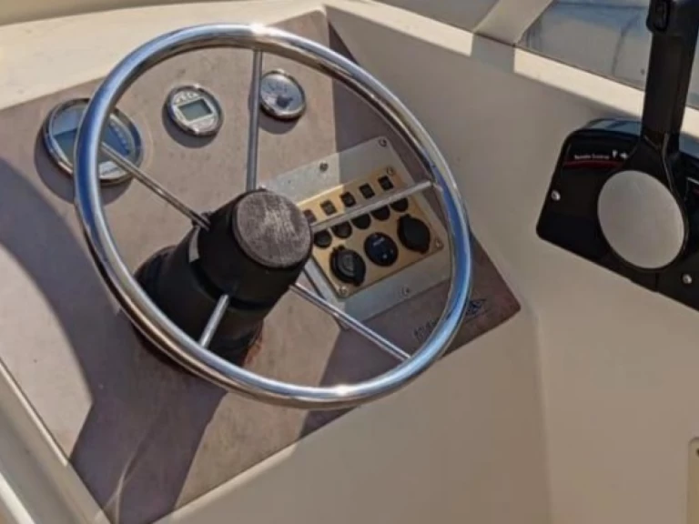 Bateau à moteur à louer à Venise au meilleur prix