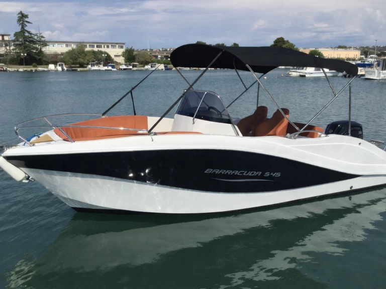 Bateau à moteur à louer à Medulin au meilleur prix