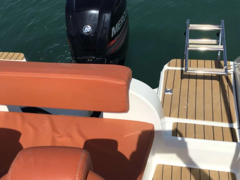 Louer Bateau à moteur avec ou sans skipper Okiboats à Medulin