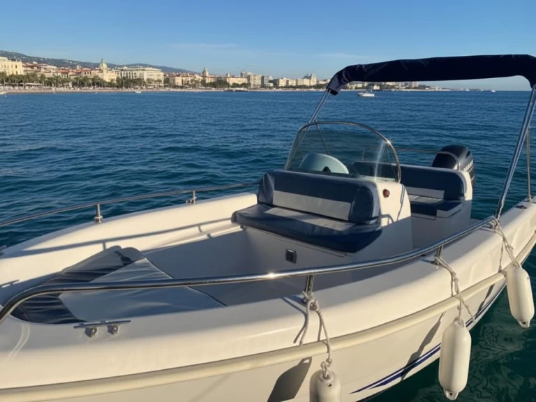 Location bateau Quicksilver Alboran 550 open à Port de Cannes Marina sur Samboat