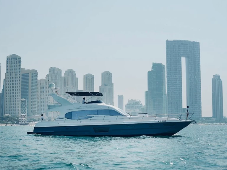 Yacht à louer à Dubaï harbour au meilleur prix