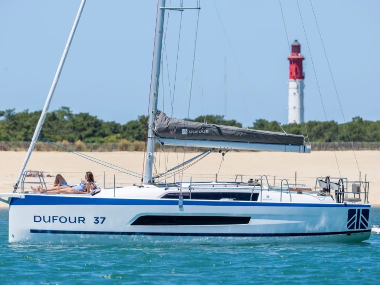 Location à La Rochelle - Dufour Dufour 37 sur SamBoat