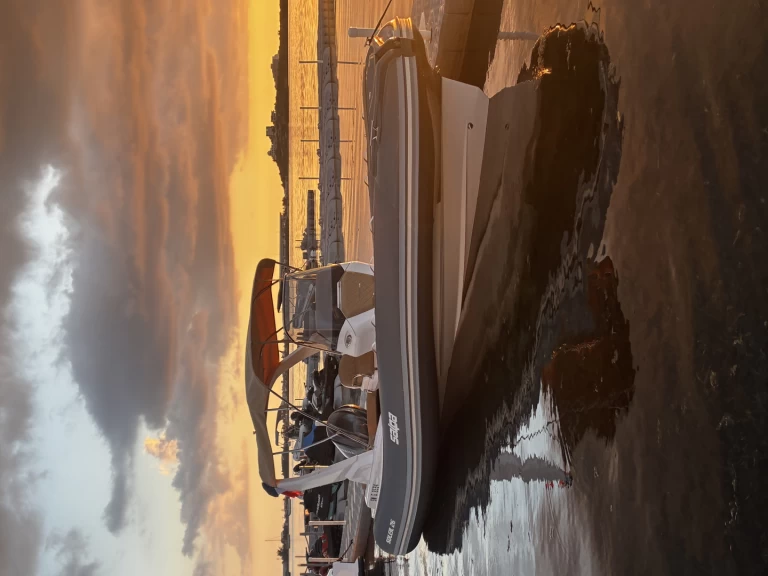 Semi-rigide à louer à Marigot au meilleur prix