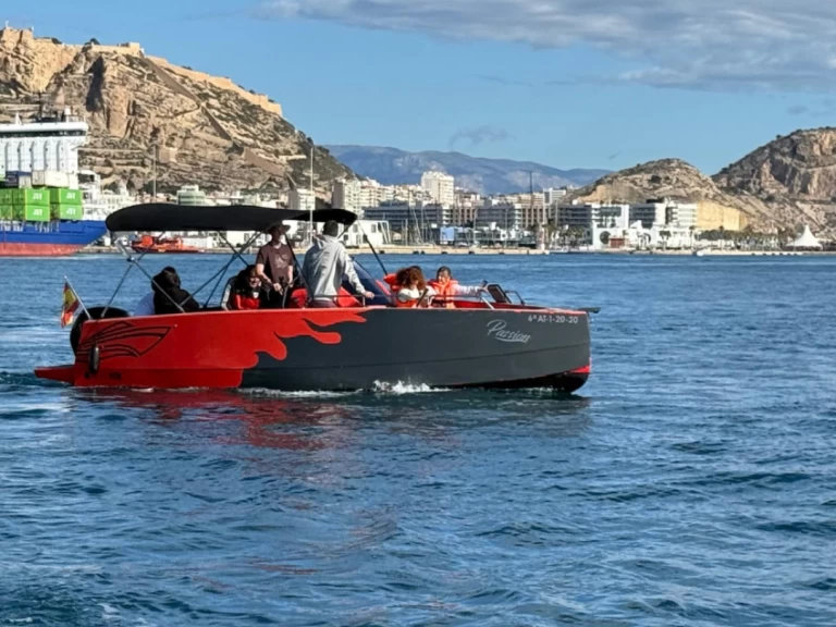 Bateau à moteur à louer à Alicante au meilleur prix