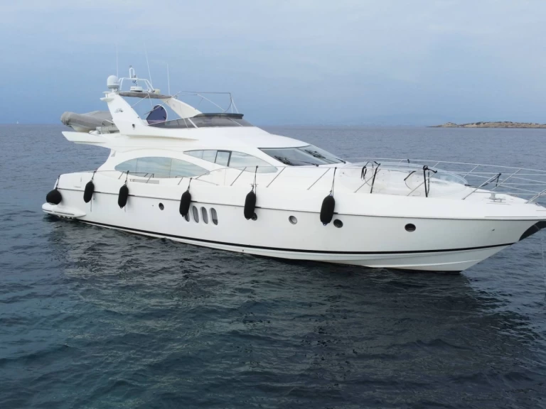 Location Bateau à moteur à Piraeus Port - Azimut Azimut 68