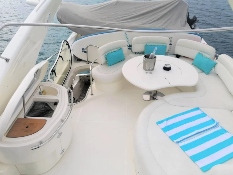Location bateau Azimut Azimut 68 à Piraeus Port sur Samboat