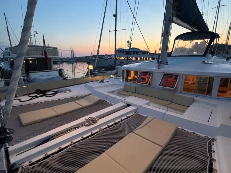 Louez un Lagoon Lagoon 44 à Nettuno