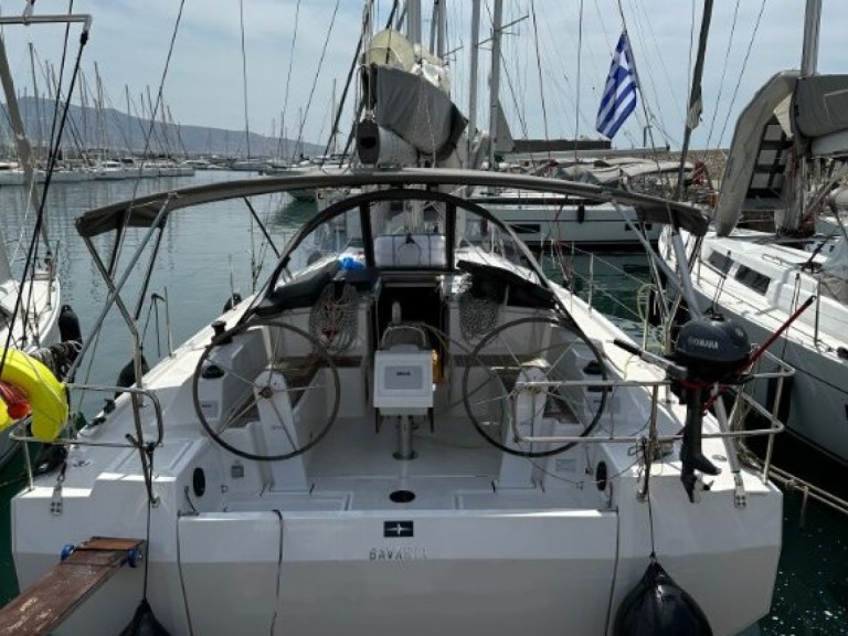 Louez un Bavaria Bavaria C42 à Álimos