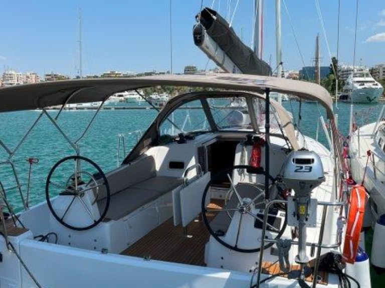 Jeanneau Sun Odyssey 380 a louer à Lávrio