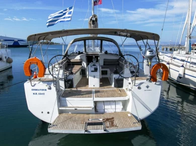 Charter a Jeanneau Sun Odyssey 440 in Neo Klima on Samboat