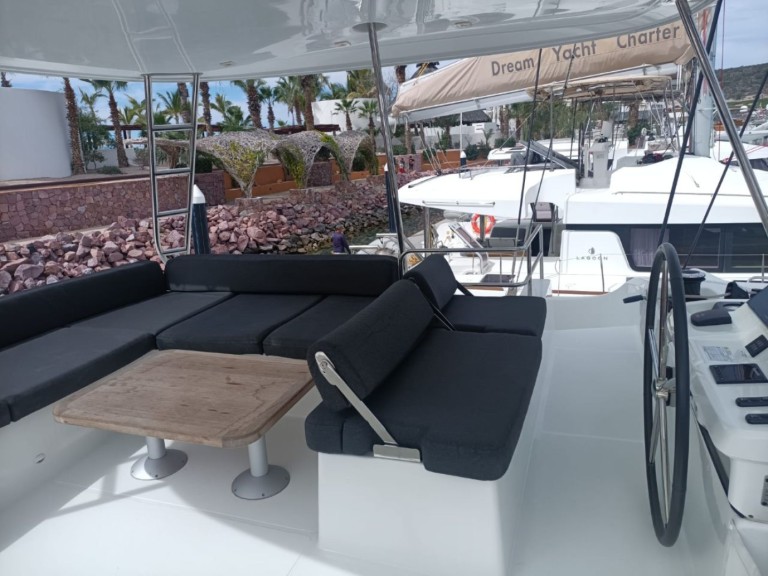 Louez un Lagoon Lagoon 51 à La Paz