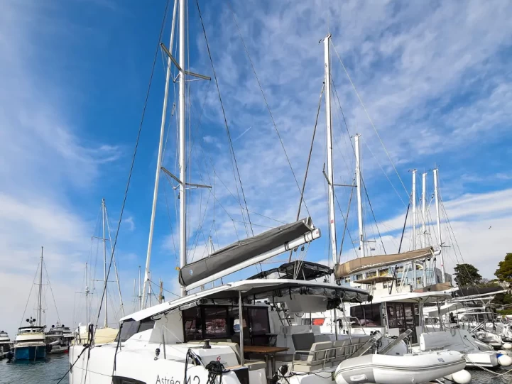 Location bateau Fountaine Pajot Astrea 42 à Ðuraševići sur Samboat