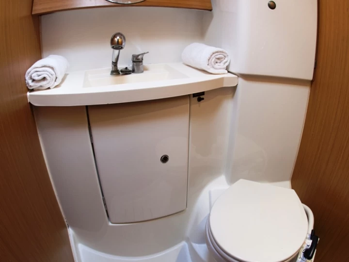 Jeanneau Sun Odyssey 42i a louer à Neo Klima