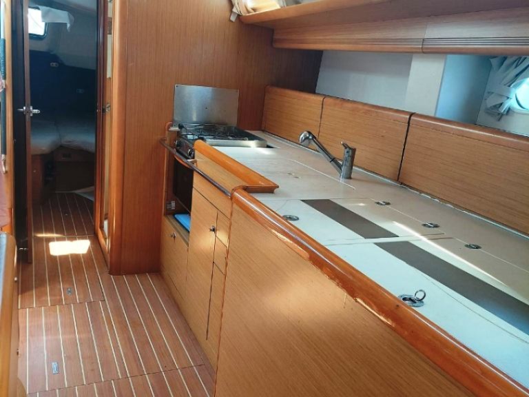 Louer Voilier avec ou sans skipper Jeanneau à Néa Péramos