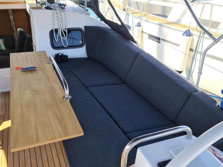 Louez un Elan Impression 45.1 à Trogir