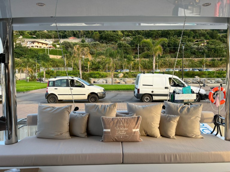 Location bateau Baie de Marigot pas cher Bali 5.4