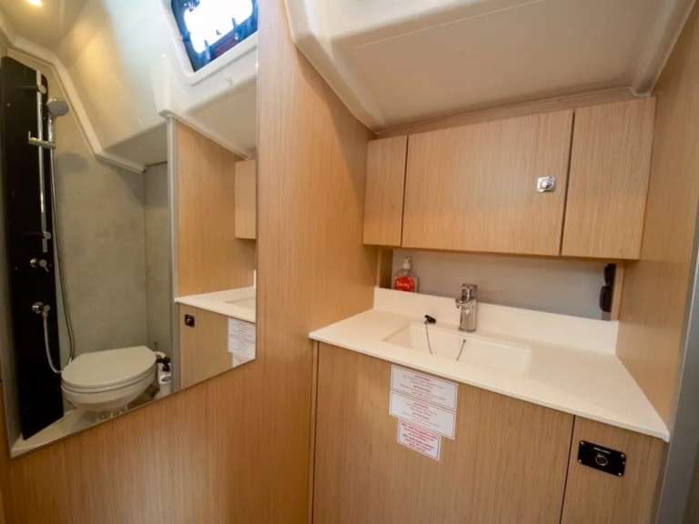 Louez un Bavaria Bavaria C38 à Cogolin