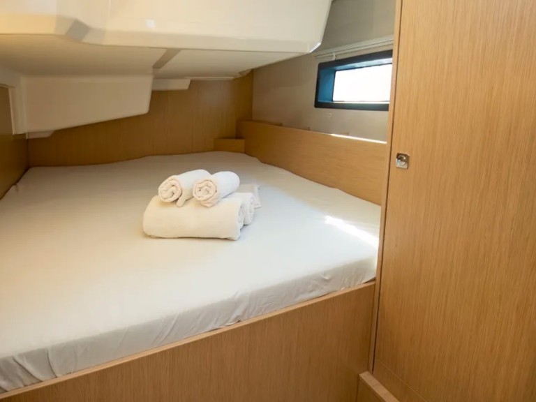 Location bateau Cogolin pas cher Bavaria C38