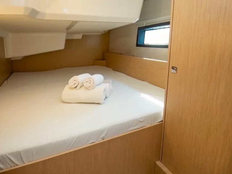 Location bateau Cogolin pas cher Bavaria C38