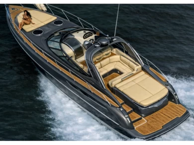 Luxury Yacht hire in Ornós - Cranchi Mediterranee 44