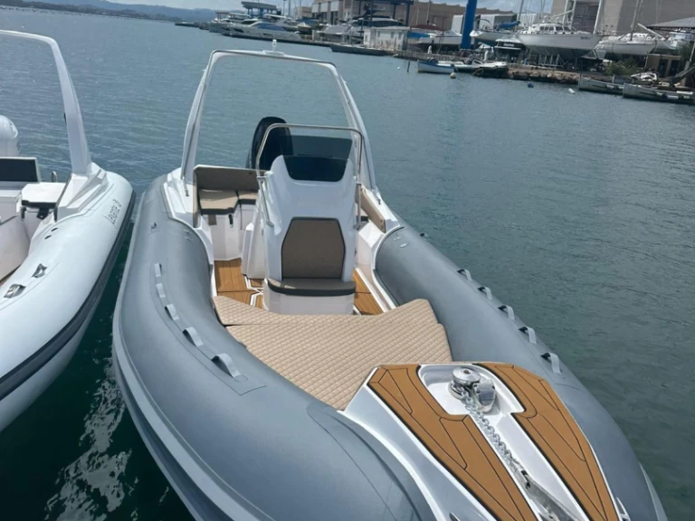 Location bateau Olbia pas cher 7.50