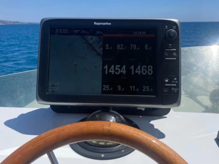 Bateau à moteur à louer à Porto Riva di Traiano au meilleur prix