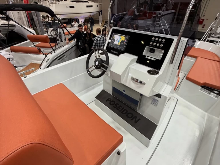 Poseidon Blu Water 210 a louer à Trogir