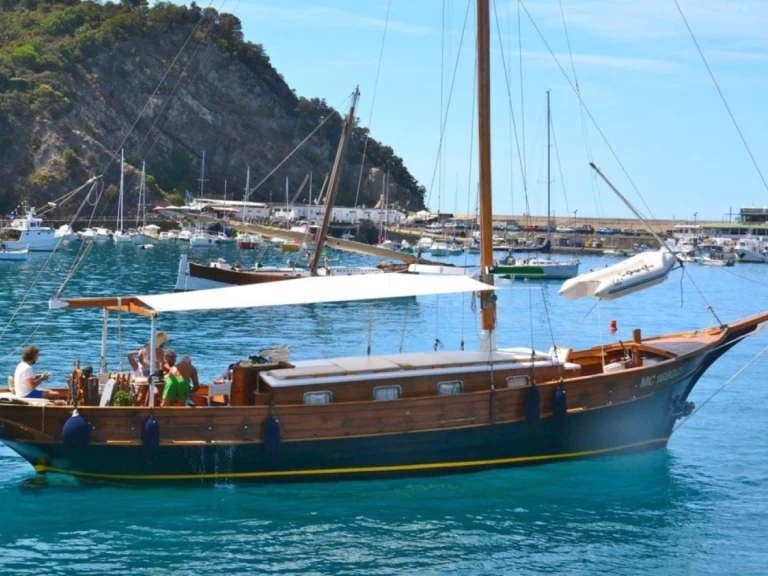 Louer Bateau à moteur avec ou sans skipper SIMEONI à Chiavari